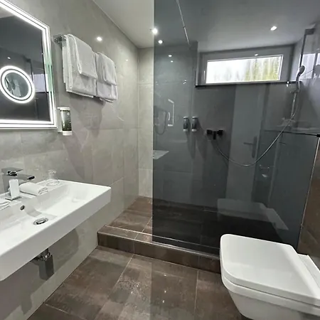 Concorde Hotel 4*