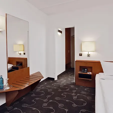 ホテル Concorde 4*
