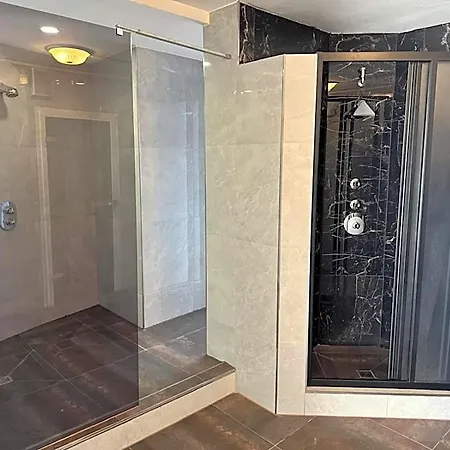 Concorde Hotel 4*